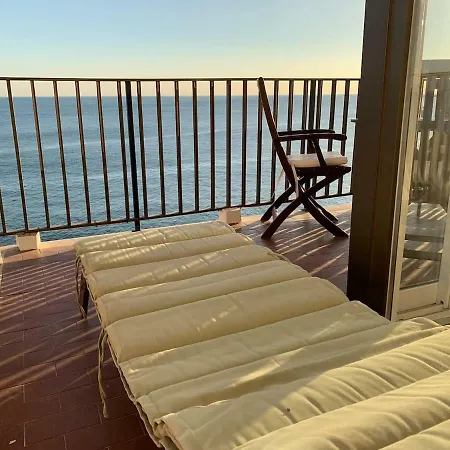 Apartamento Sobre O Mar