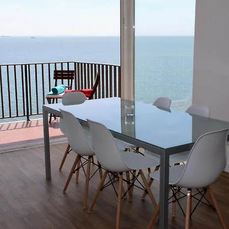 Apartamento Sobre O Mar 아파트 에수투릴